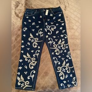 Chico’s Victorian Embellished So Slimming Girlfriend Ankle length Size 3…